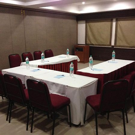 Hotel Thulashi Park شيناي المظهر الخارجي الصورة