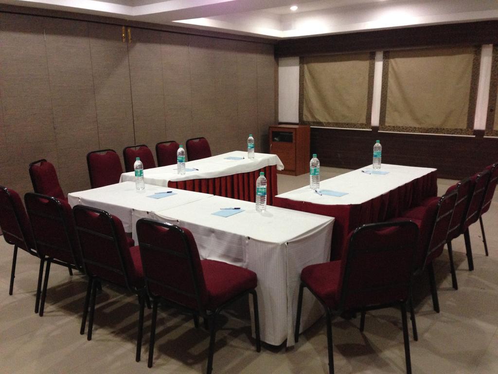 Hotel Thulashi Park شيناي المظهر الخارجي الصورة