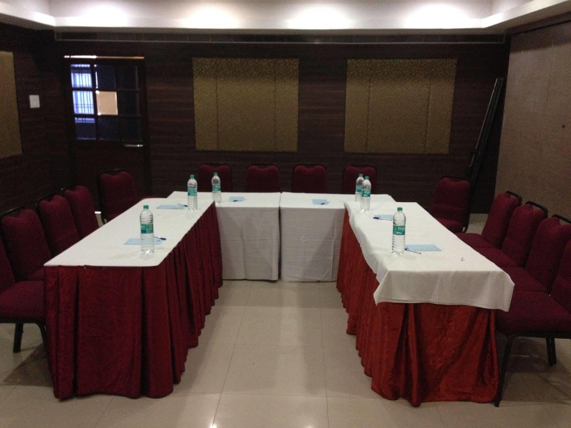 Hotel Thulashi Park شيناي المظهر الخارجي الصورة