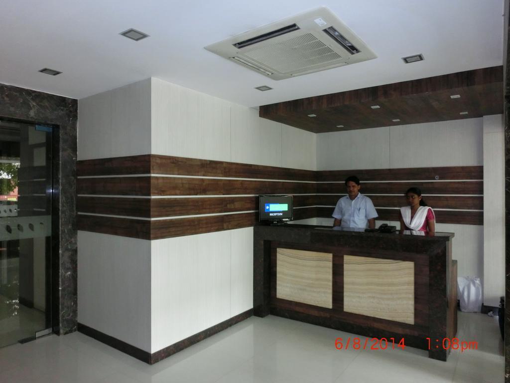 Hotel Thulashi Park شيناي المظهر الخارجي الصورة